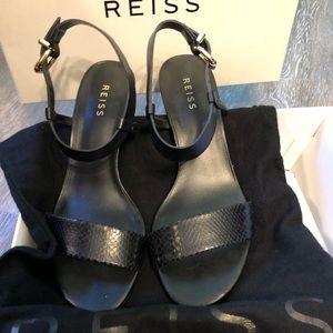 Vivi low heel sandal